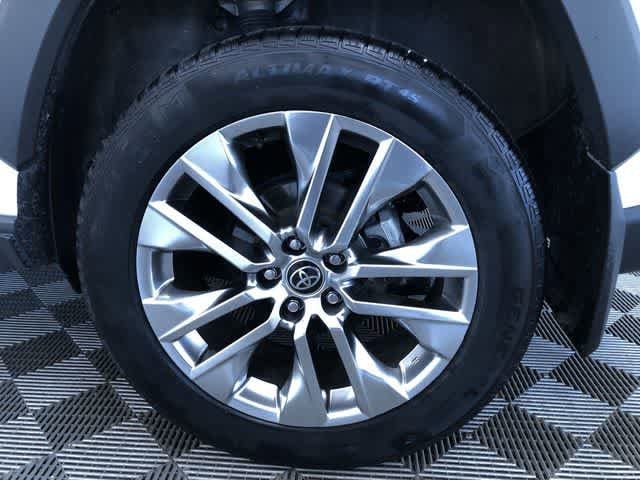 Thumbnail: 2021 Toyota RAV4 - 16
