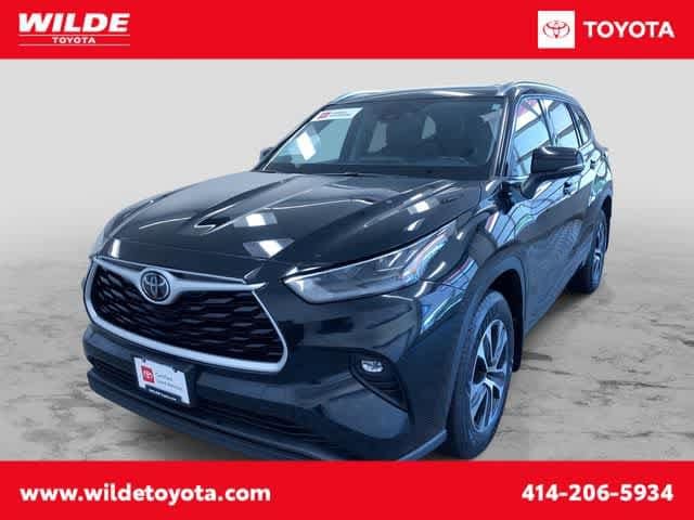 Thumbnail: 2021 Toyota Highlander - 1
