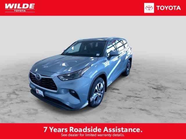 Thumbnail: 2022 Toyota Highlander - 5