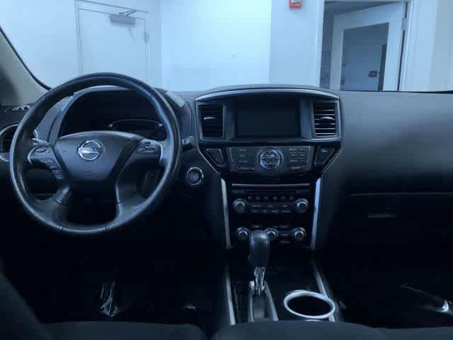 Thumbnail: 2015 Nissan Pathfinder - 17