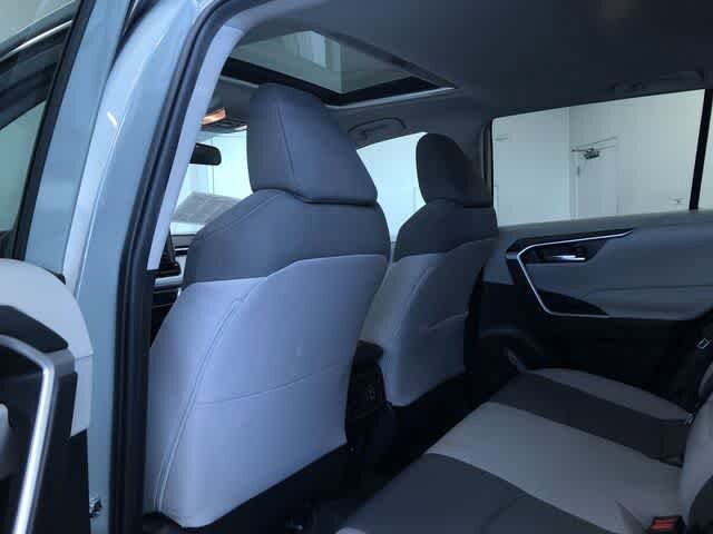 Thumbnail: 2021 Toyota RAV4 - 23