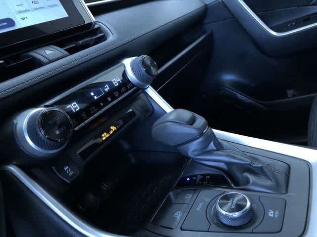 2025 Toyota RAV4 LE - Photo 29