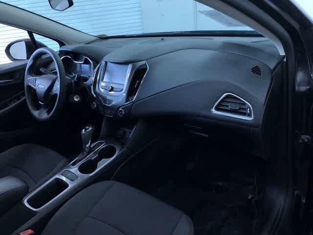 Thumbnail: 2017 Chevrolet Cruze - 24