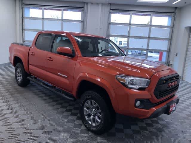 Thumbnail: 2017 Toyota Tacoma - 8