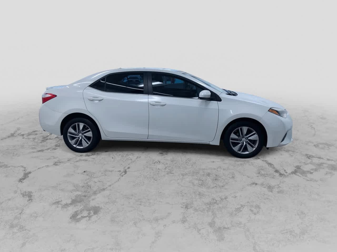 Thumbnail: 2015 Toyota Corolla - 2
