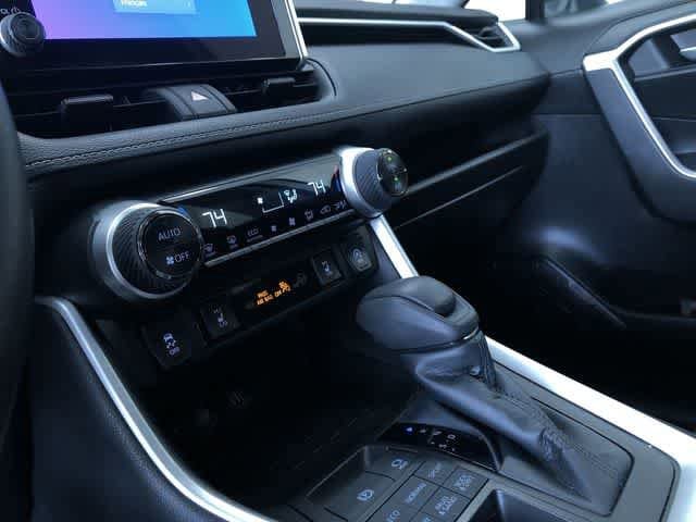 Thumbnail: 2023 Toyota RAV4 - 22