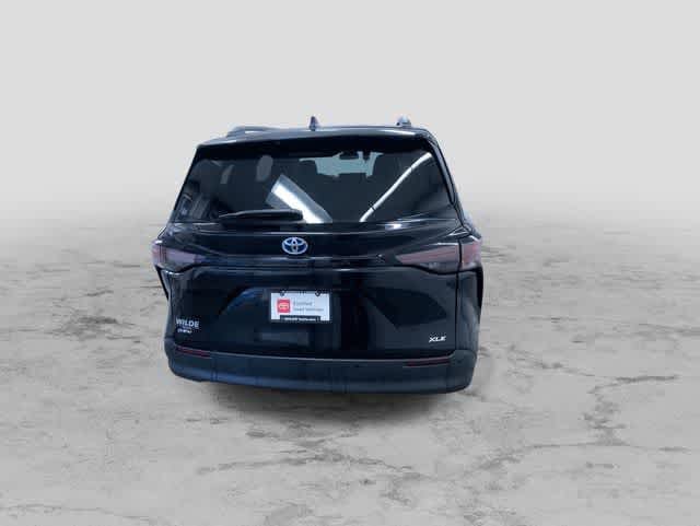Thumbnail: 2025 Toyota Sienna - 8