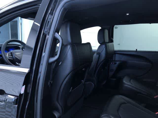 Thumbnail: 2025 Chrysler Pacifica - 19