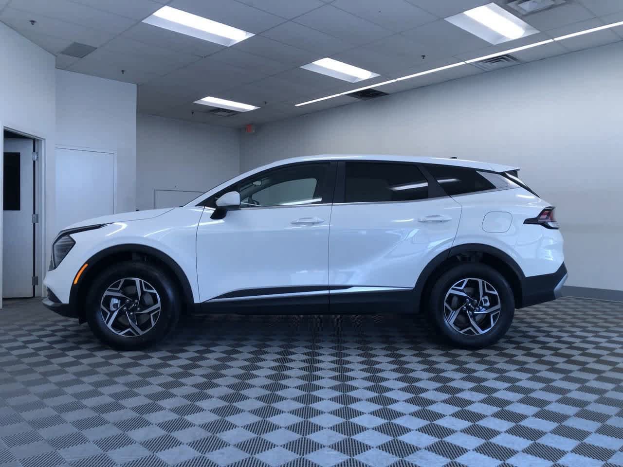 2024 Kia Sportage LX 10
