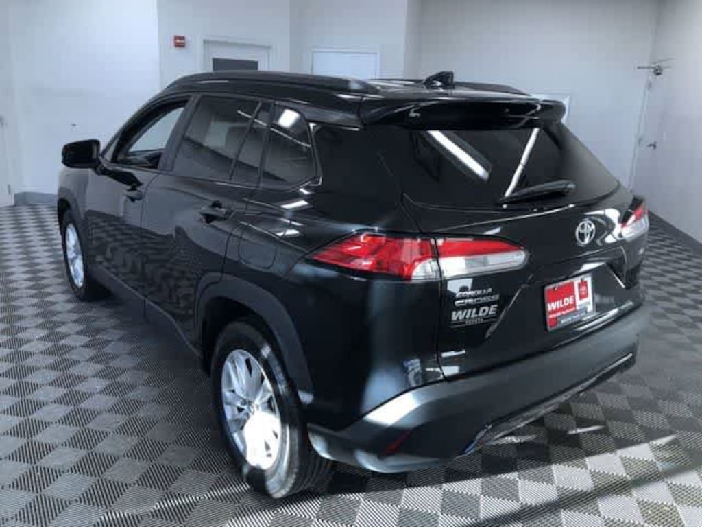 Used 2024 Toyota Corolla Cross LE Sport Utility