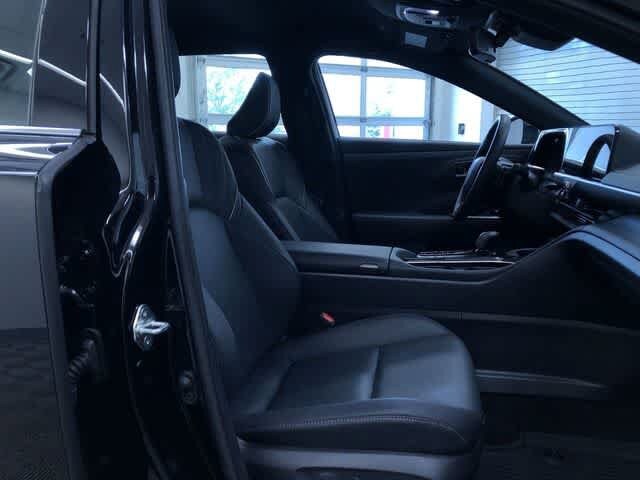 Thumbnail: 2025 Toyota Crown Signia - 22