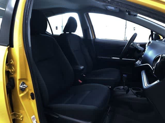 Thumbnail: 2015 Toyota Prius c - 24