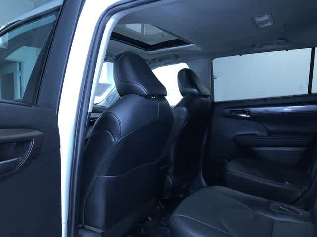 Thumbnail: 2022 Toyota Highlander - 19