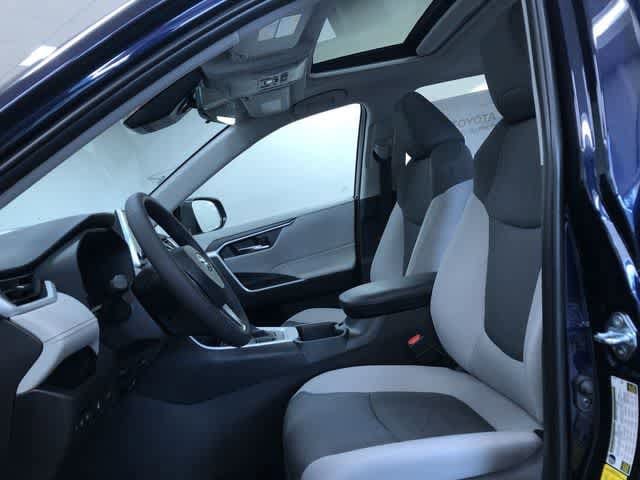 Thumbnail: 2025 Toyota RAV4 - 18