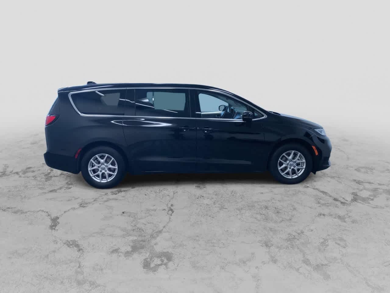 Thumbnail: 2024 Chrysler Pacifica - 2