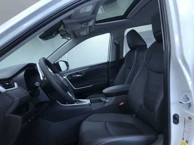 Thumbnail: 2025 Toyota RAV4 - 10