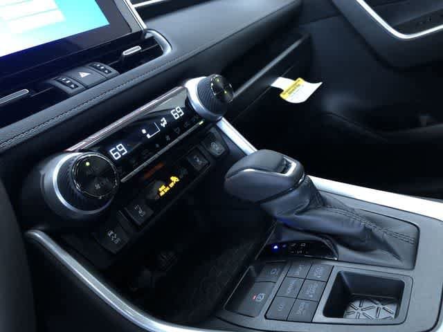 Thumbnail: 2025 Toyota RAV4 - 22