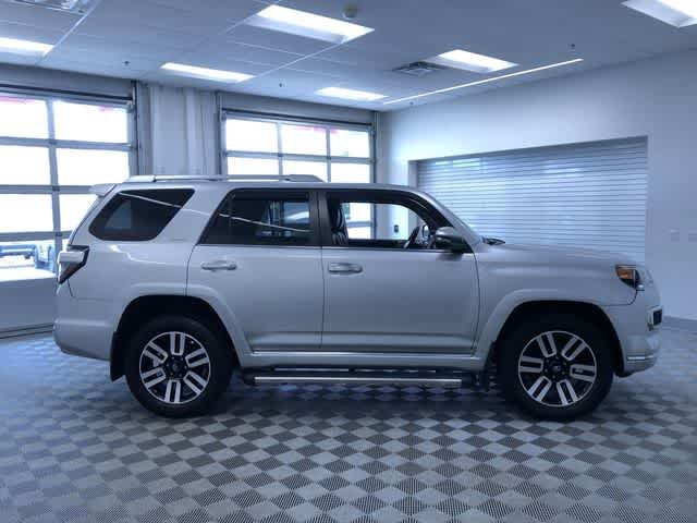 Thumbnail: 2017 Toyota 4Runner - 29