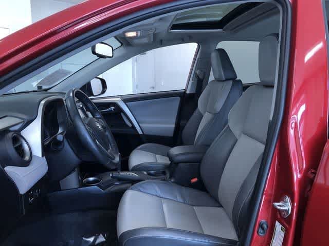 Thumbnail: 2015 Toyota RAV4 - 18