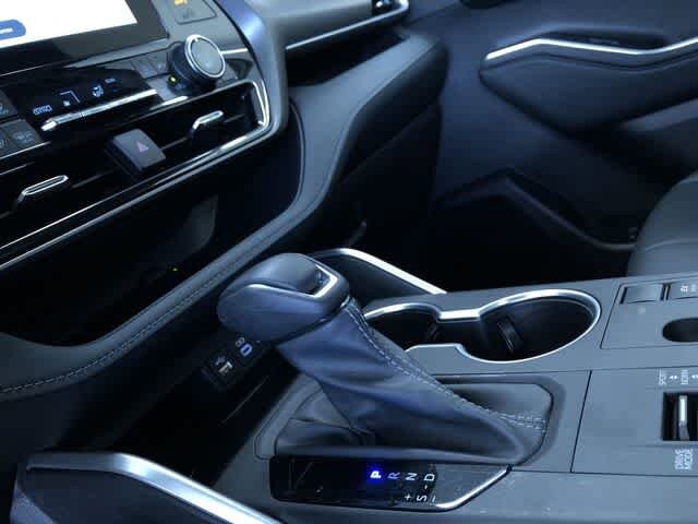 Thumbnail: 2023 Toyota Highlander - 30