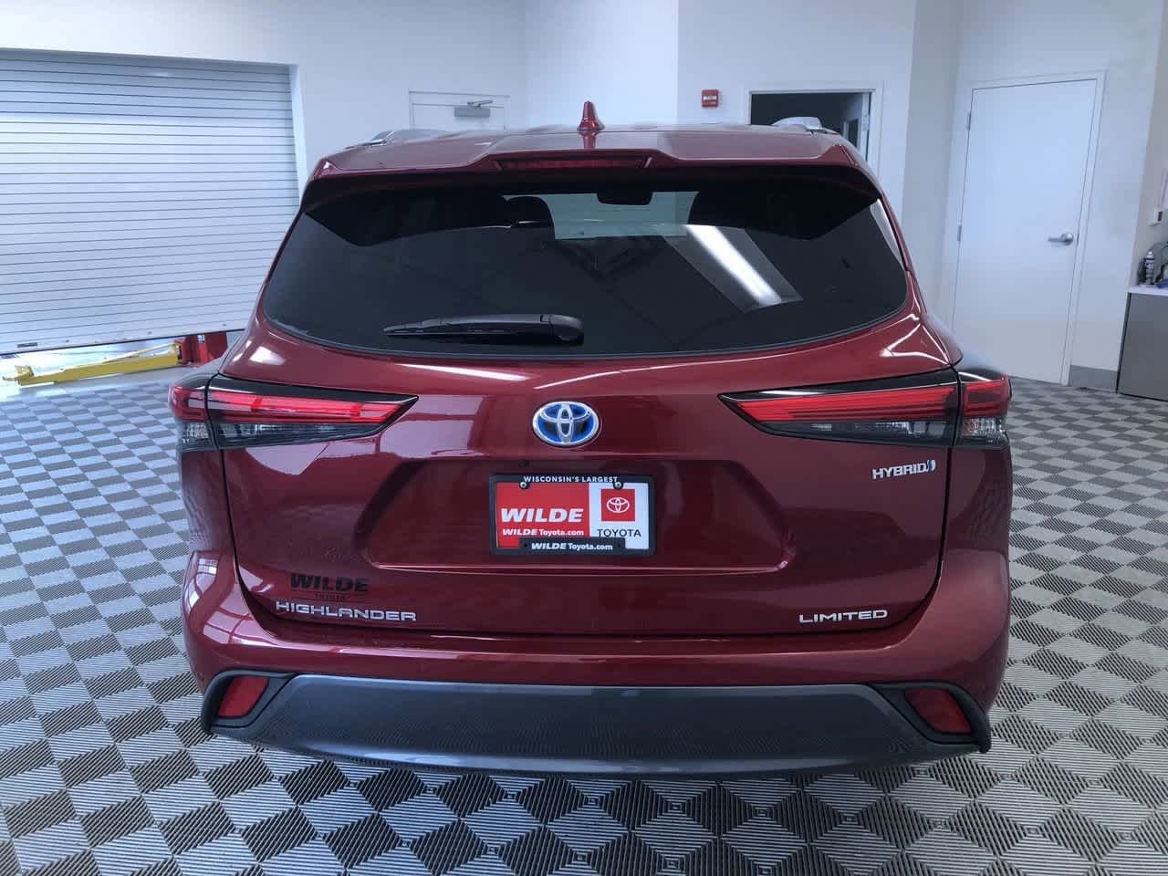 Thumbnail: 2022 Toyota Highlander - 13