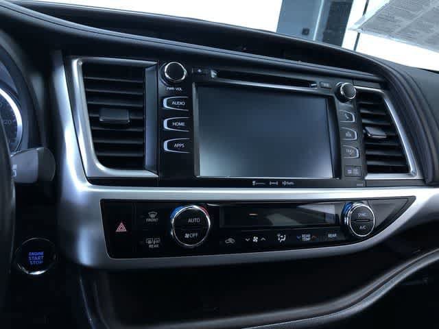 Thumbnail: 2018 Toyota Highlander - 29