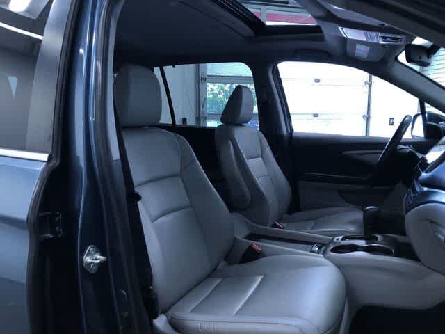 Thumbnail: 2019 Honda Pilot - 21