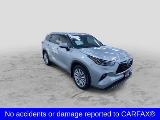 Thumbnail: 2024 Toyota Highlander - 3