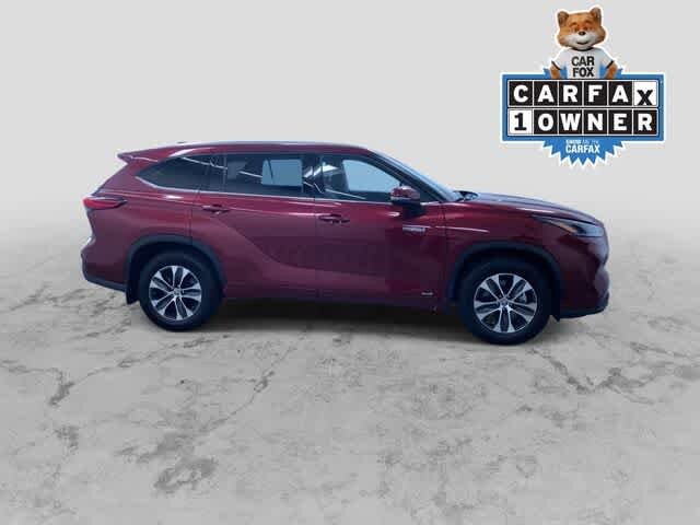Thumbnail: 2021 Toyota Highlander - 2
