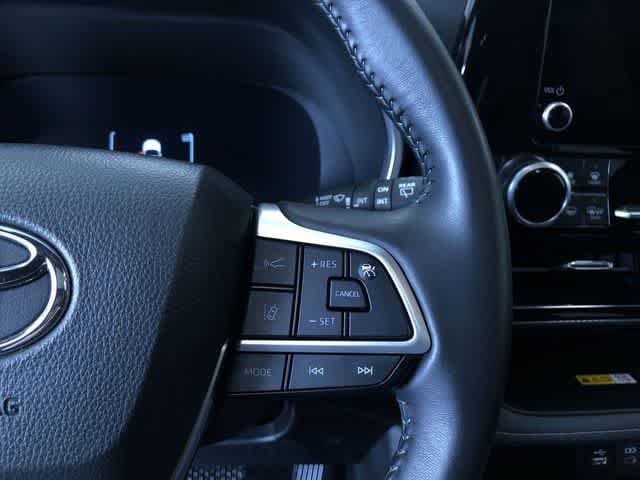 Thumbnail: 2025 Toyota Highlander - 29