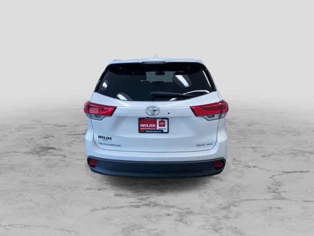 Thumbnail: 2018 Toyota Highlander - 9