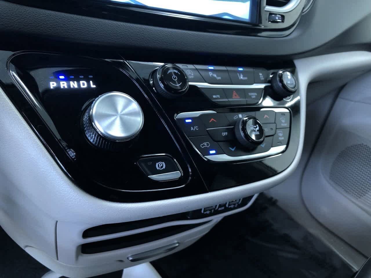 2024 Chrysler Pacifica Touring L 29