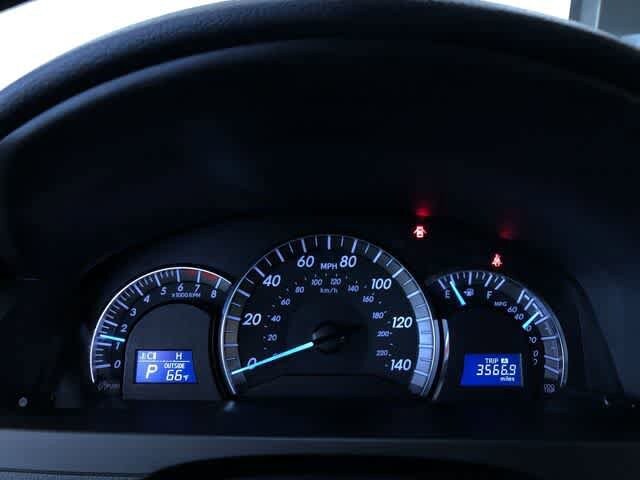 Thumbnail: 2012 Toyota Camry - 30