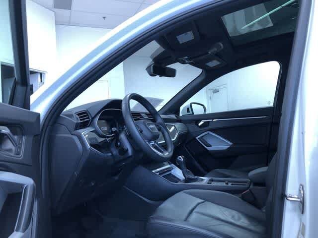 Thumbnail: 2025 Audi Q3 - 10