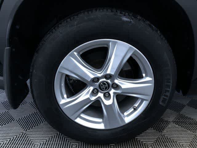 Thumbnail: 2024 Toyota Highlander - 18