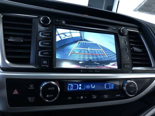 Thumbnail: 2017 Toyota Highlander - 33