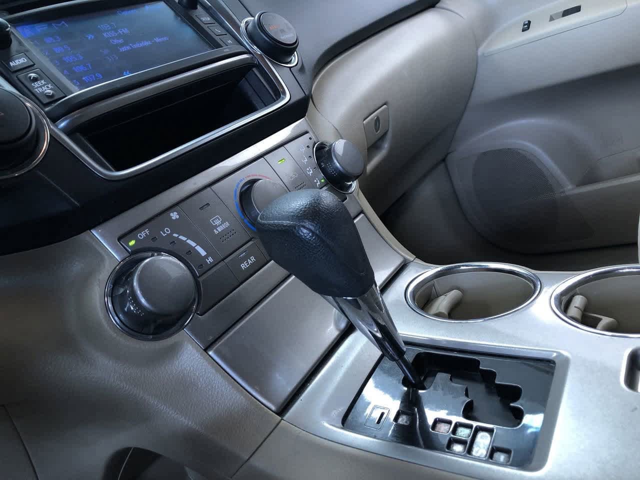 Thumbnail: 2013 Toyota Highlander - 29