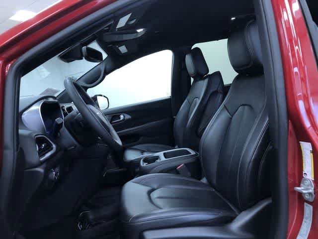 Thumbnail: 2025 Chrysler Pacifica - 19