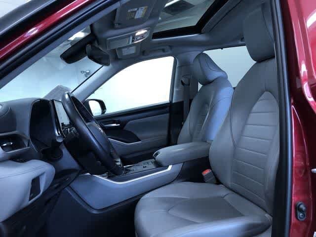 Thumbnail: 2021 Toyota Highlander - 19