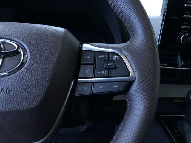 Thumbnail: 2021 Toyota Sienna - 21