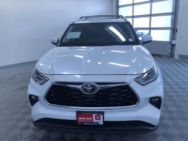 Thumbnail: 2022 Toyota Highlander - 14