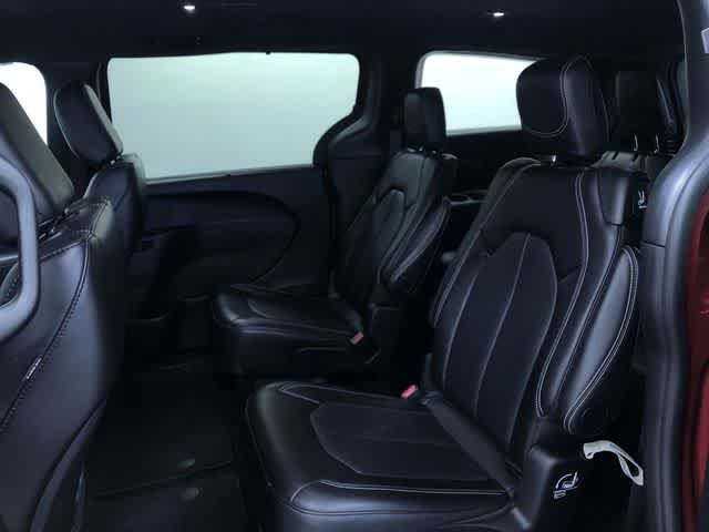 Thumbnail: 2025 Chrysler Pacifica - 21