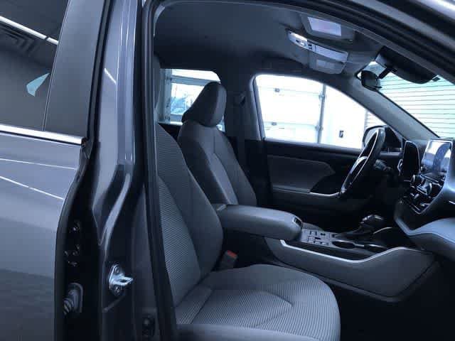 Thumbnail: 2023 Toyota Highlander - 22