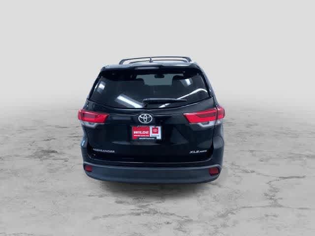 Thumbnail: 2019 Toyota Highlander - 8