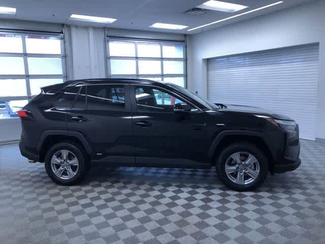 Thumbnail: 2025 Toyota RAV4 - 34