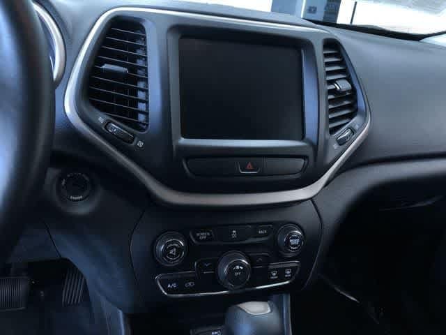 Thumbnail: 2015 Jeep Cherokee - 20