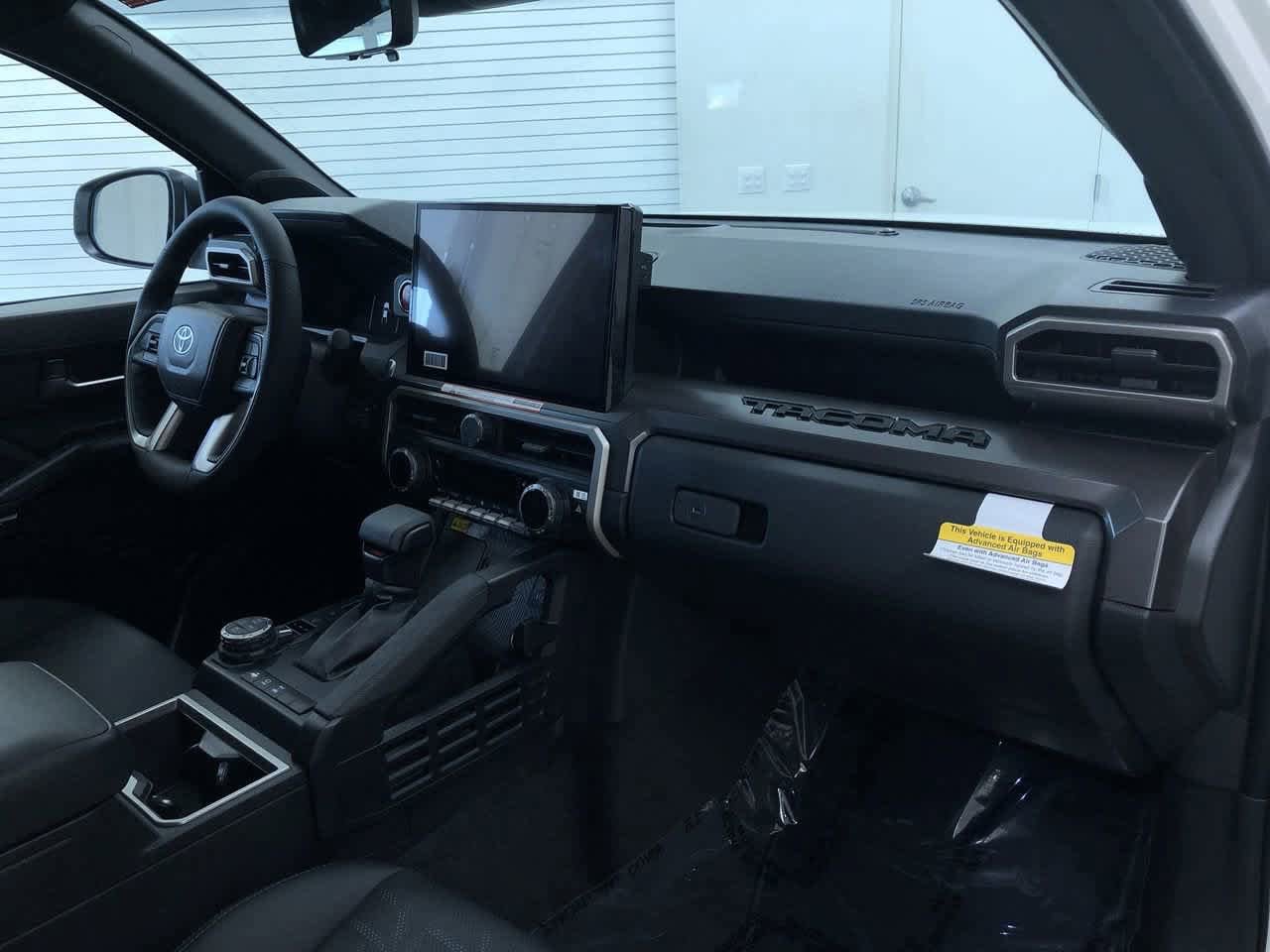 2025 Toyota Tacoma TRD Off-Road 17