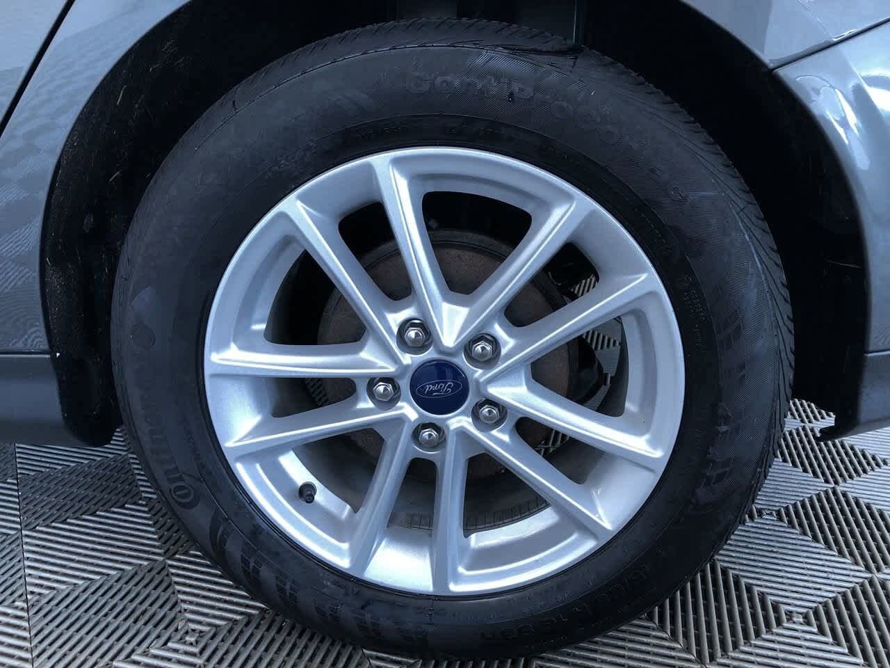 2018 Ford Focus SE 16