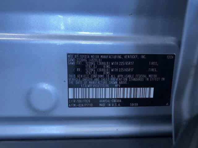 2025 Toyota RAV4 LE - Photo 32