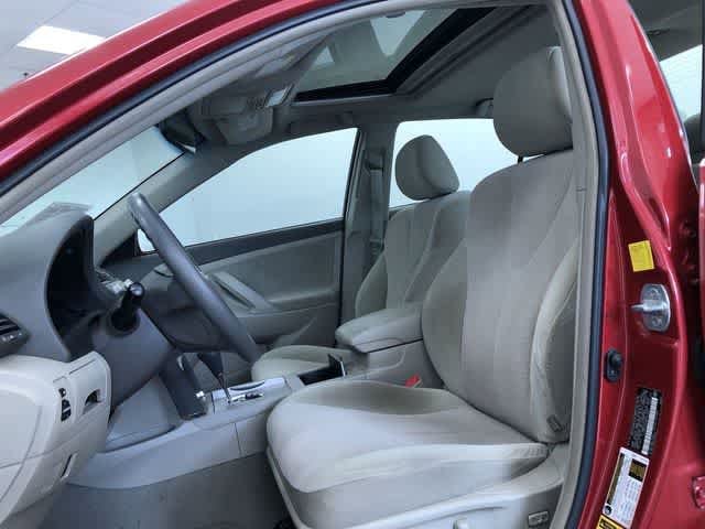 Thumbnail: 2011 Toyota Camry - 18